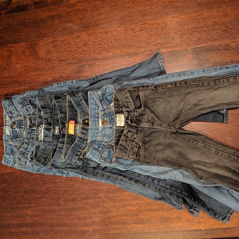10 pairs of blue jeans.